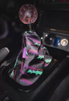 SHIFT BOOT COVER/OSŁONA DŹWIGNI ZMIANY BIEGÓW - HKS INSPIRED