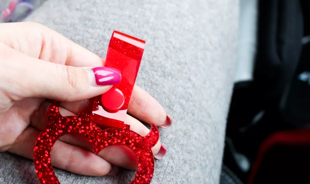 MINI TSURI KEYCHAIN - BLOODY MINI HEART